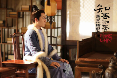 年少壮阔提笔，藏多少相思语。