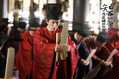 年少壮阔提笔，藏多少相思语。