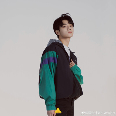 李振宁！！姐妹们都来pick他吧！！送深深出道吧！！