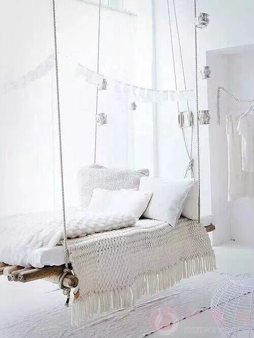 白色，卧室