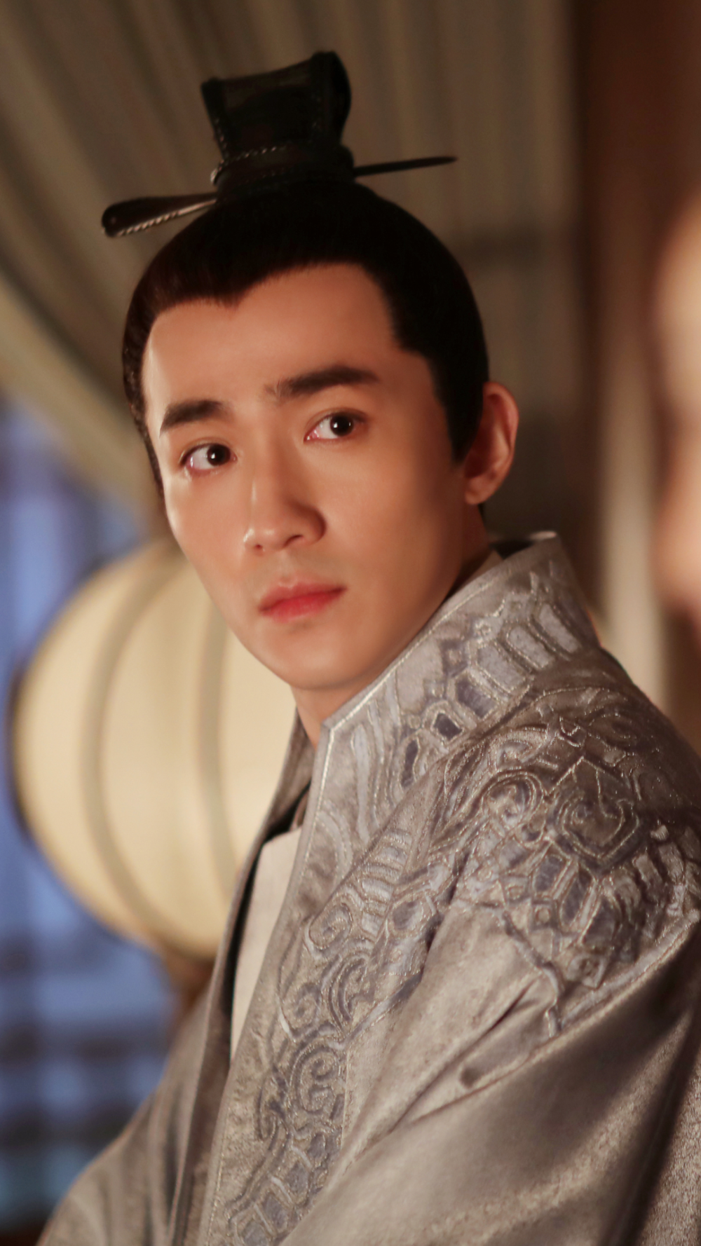 年少壮阔提笔，藏多少相思语。