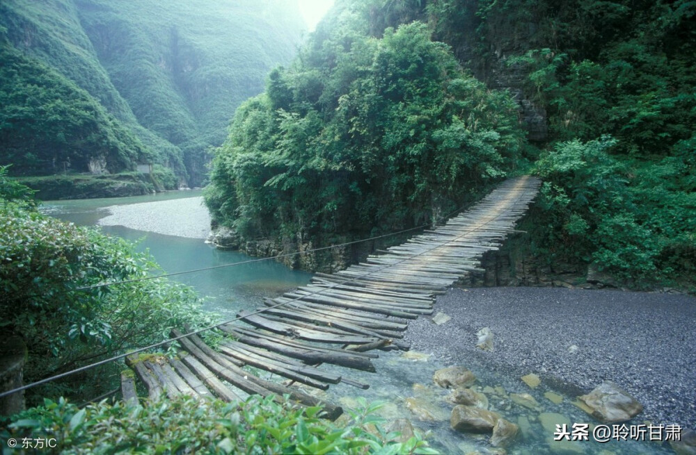 清江神奇大峡谷：鄂西恩施沐抚大峡谷和绝壁：