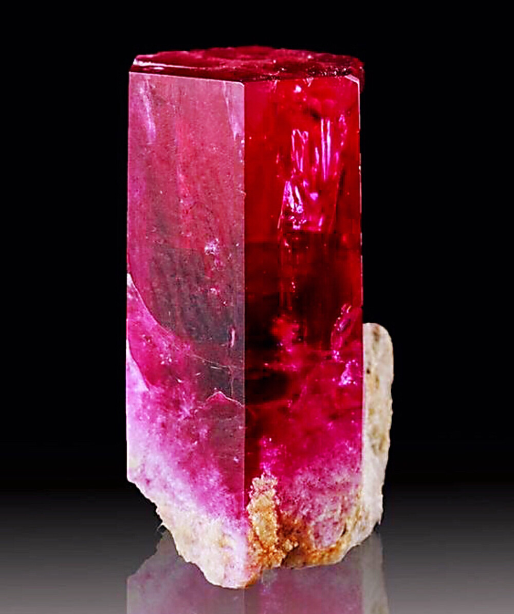 很贵很贵的红色绿柱石redberyl676767