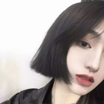 喜欢收集头像的女孩好可爱