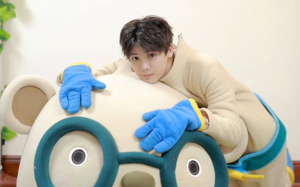 侯明昊《放开我北鼻》