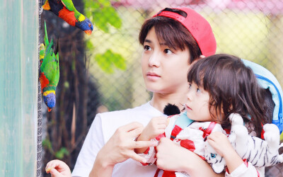 侯明昊《放开我北鼻》