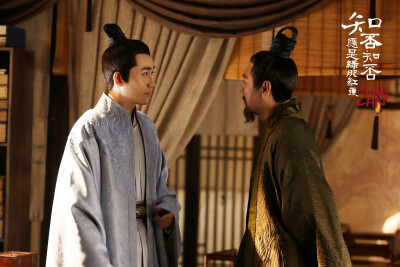 年少壮阔提笔，藏多少相思语。