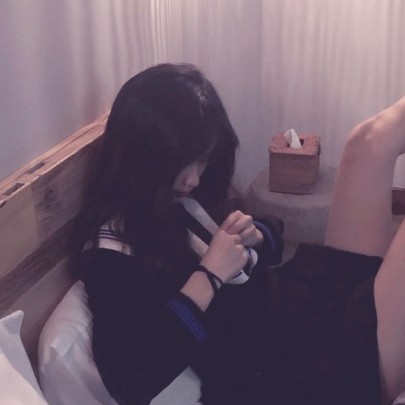 山河无色，见你，山河万色，都是你的颜色