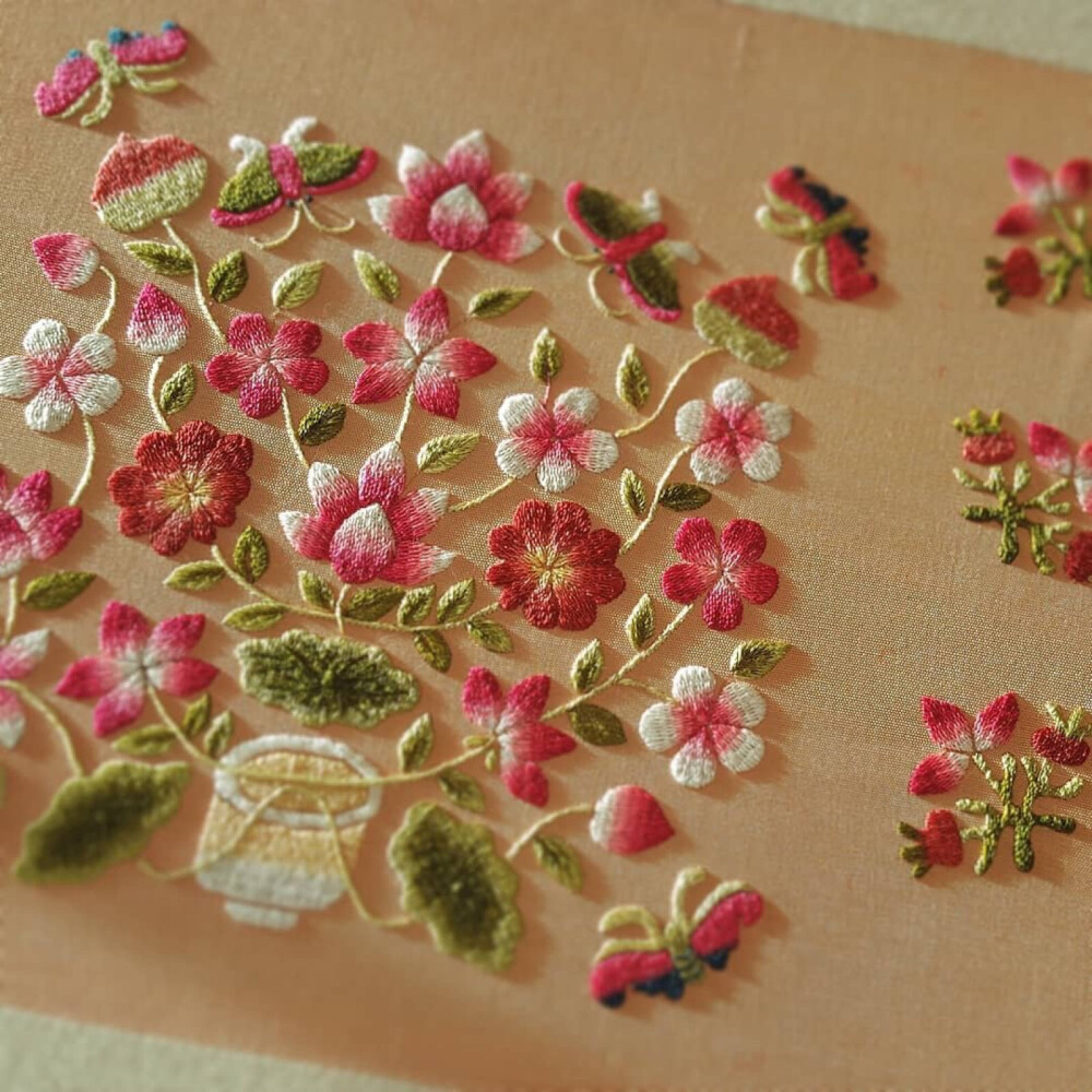 来自ins embroidery_flowertalk ​​​