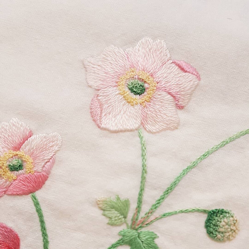 来自ins embroidery_flowertalk ​​​