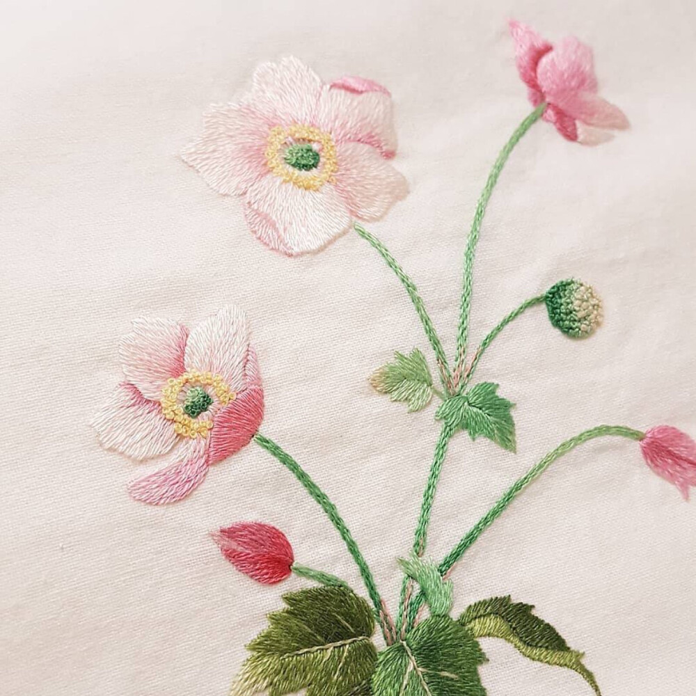 来自ins embroidery_flowertalk ​​​