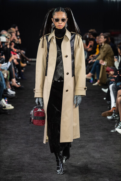 Alexander Wang（亚历山大·王）2019秋冬高级成衣发布秀