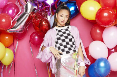 Miracle² ＆ Magical²：
Miracle²为专辑拍摄的封面