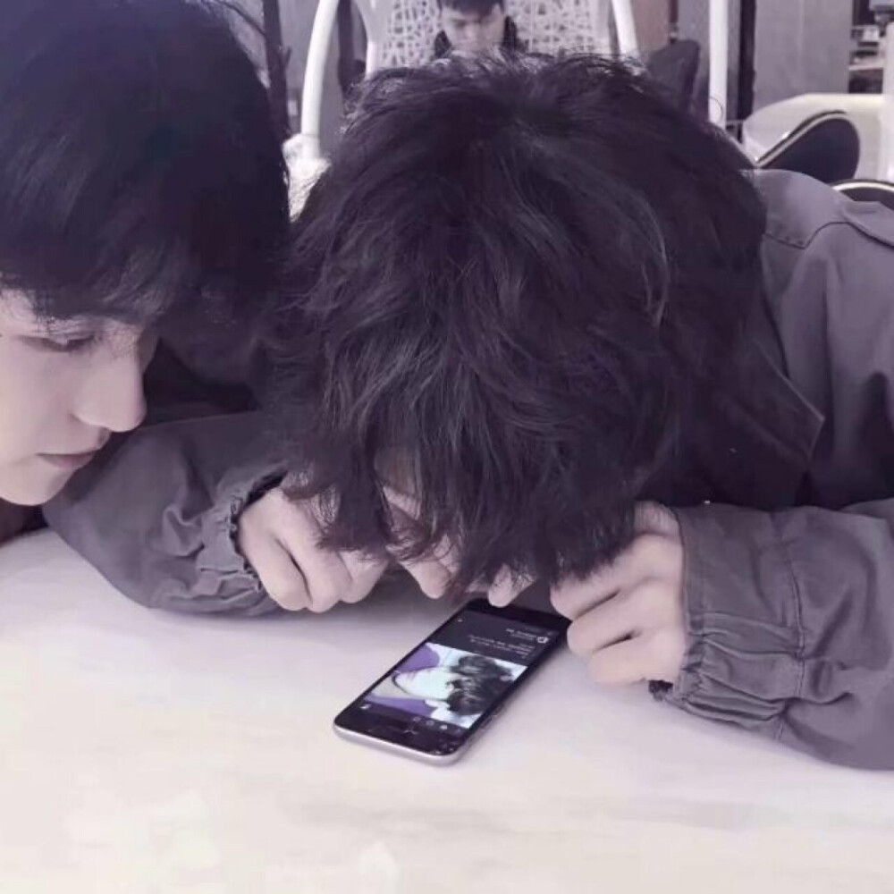 所隔山海千万里.