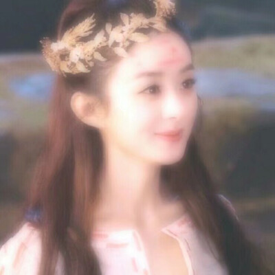 颖.
丽颖.
赵丽颖.
她的圆脸.
她的一双眸.
她的一撇一笑.
她的每一个动作.
她的每部影视作品.
她的清丽如诗的优雅.
她那每一个奋斗的结果.
都深深感动这每一个虫子.
她是个惹人怜的女明星.
她走上红毯特别小心.
因为…