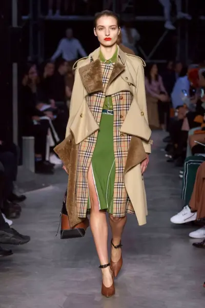 Burberry 2019秋冬系列 “Tempest”
设计总监Riccardo Tisci