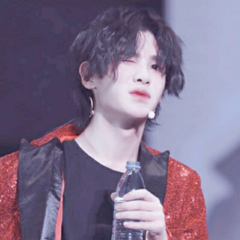 黄明昊