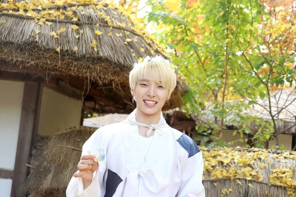 ONEUS 李抒澔/SEO HO
cr.official_oneus