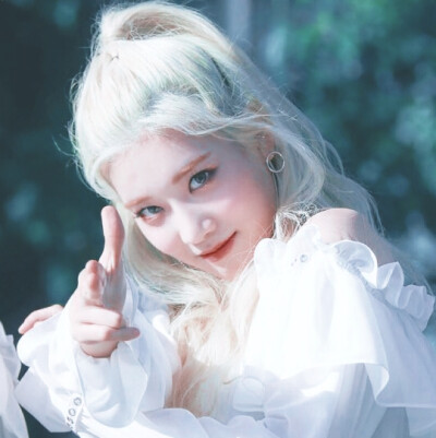 Kim Lip 金定恩｜沈妤