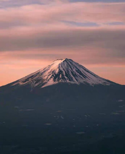 四季的富士山