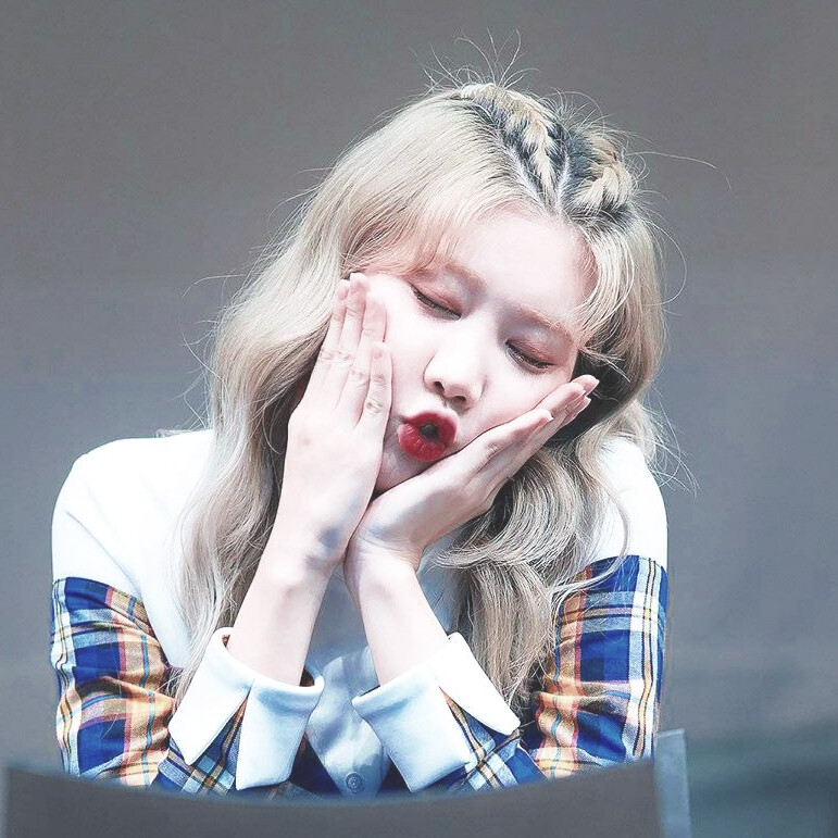 Kim Lip 金定恩｜沈妤