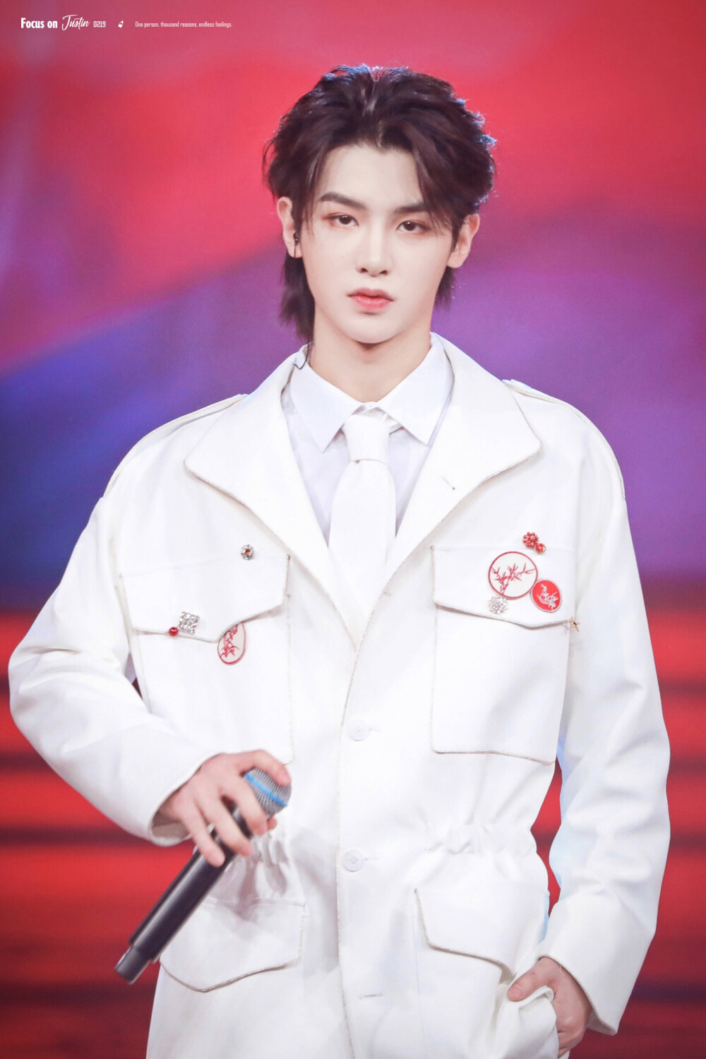 黄明昊 贾富贵 Justin 昊哥
元宵节舞台借口