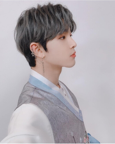 ONEUS 金建学/LEE DO
cr.official_oneus