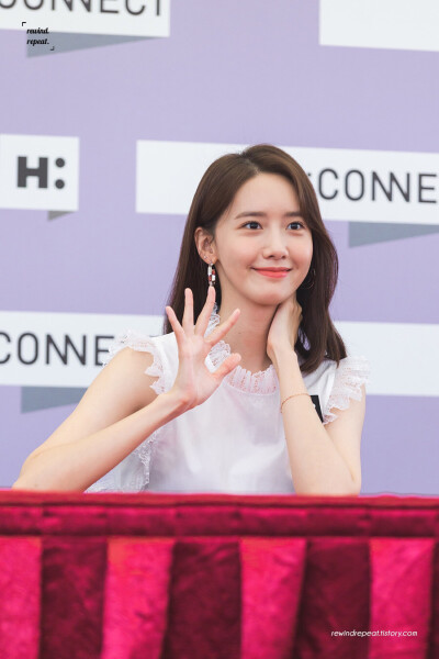 允儿
Yoona