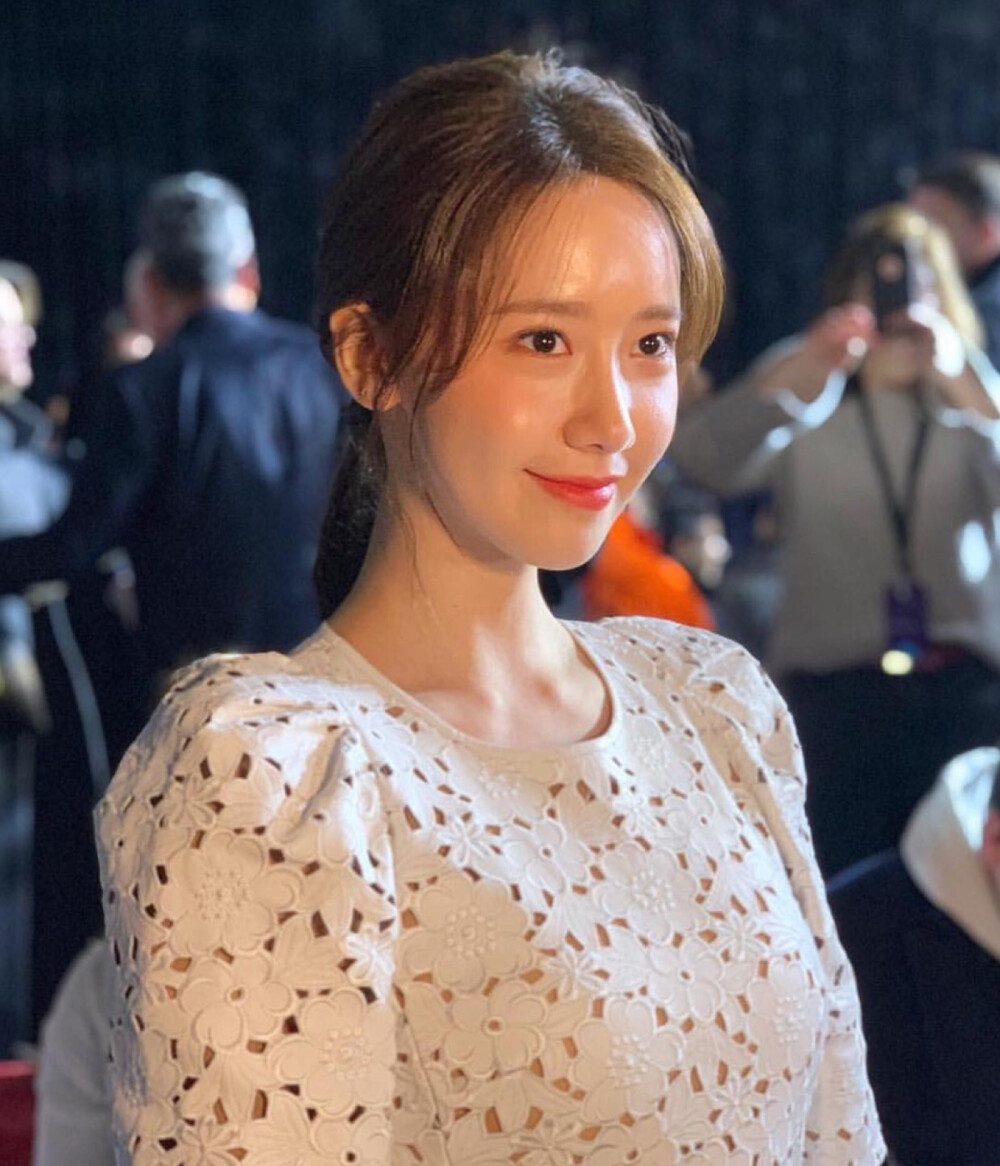 允儿
Yoona