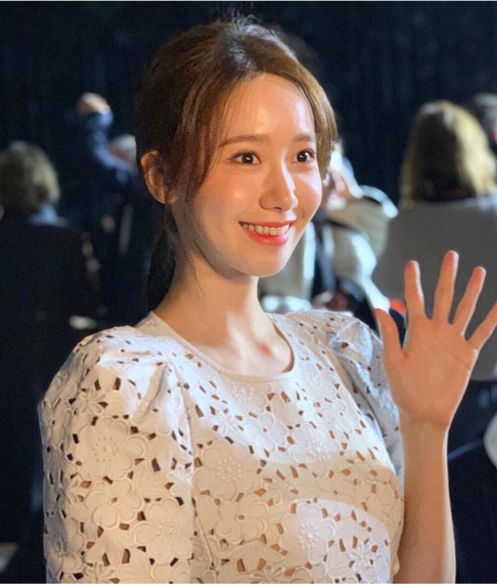 允儿
Yoona