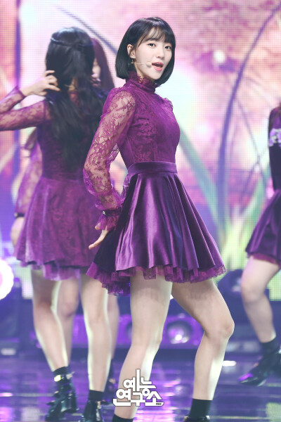 Oh My Girl 裴有彬