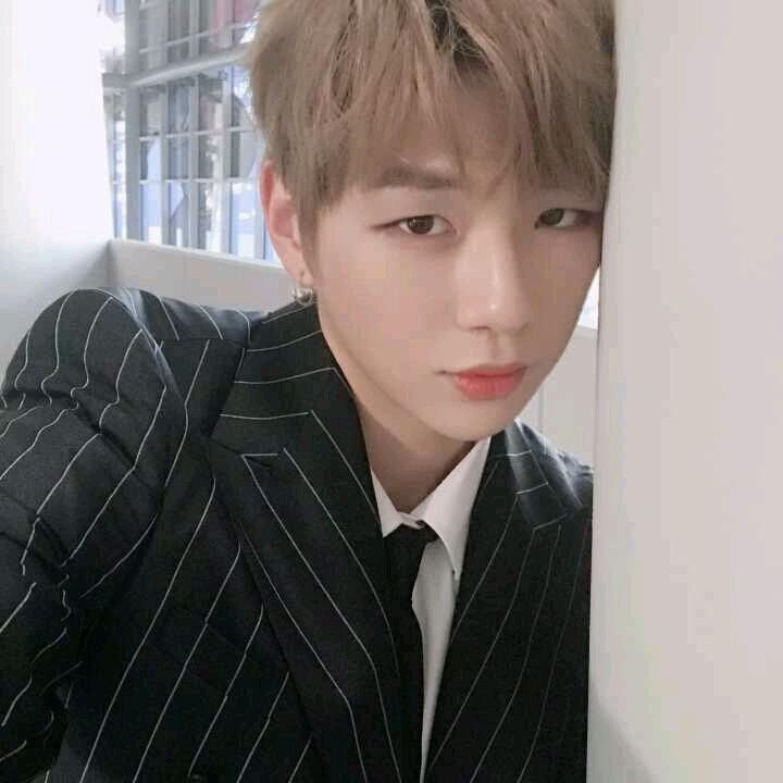 姜丹尼尔。kang daniel。拿图点赞/收藏。