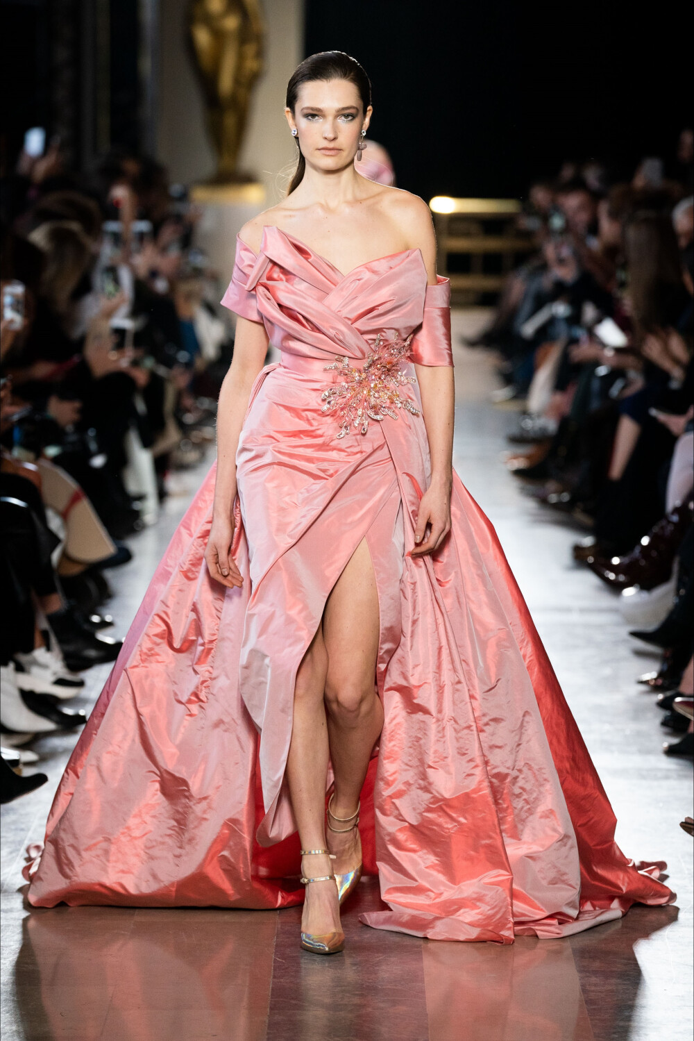 Elie Saab（艾莉·萨博）2019春夏高级定制发布秀