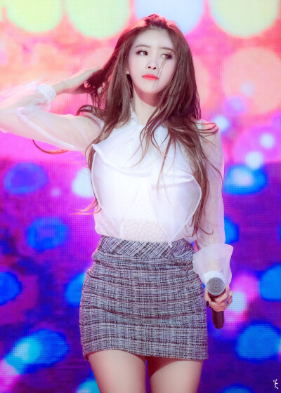 Lovelyz 李美珠