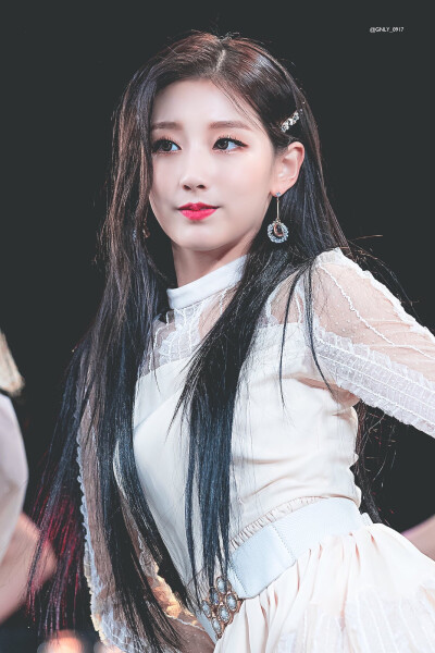 Lovelyz 郑艺仁