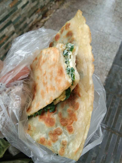 脆糯的韭菜馅饼