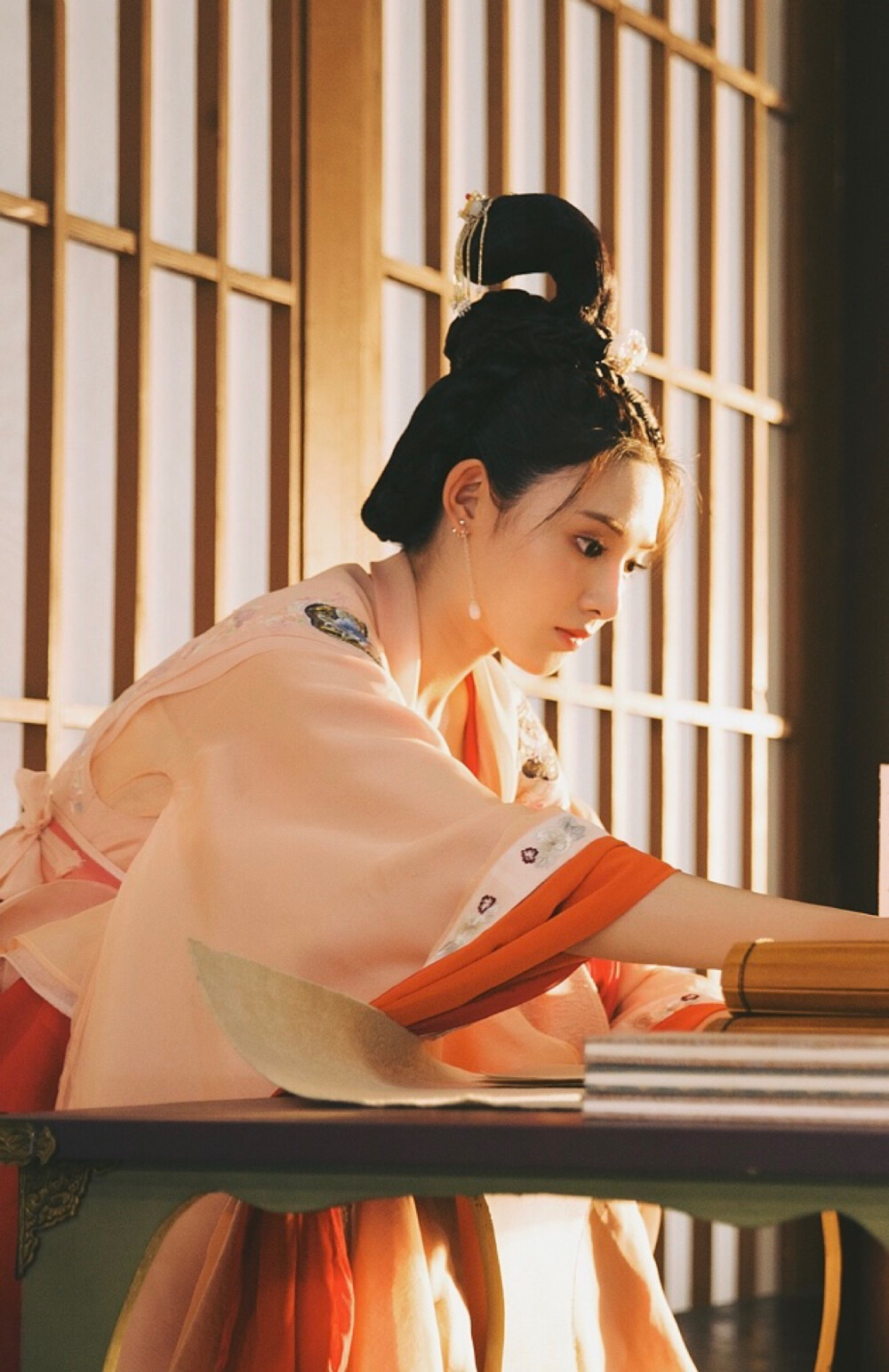 东宫
