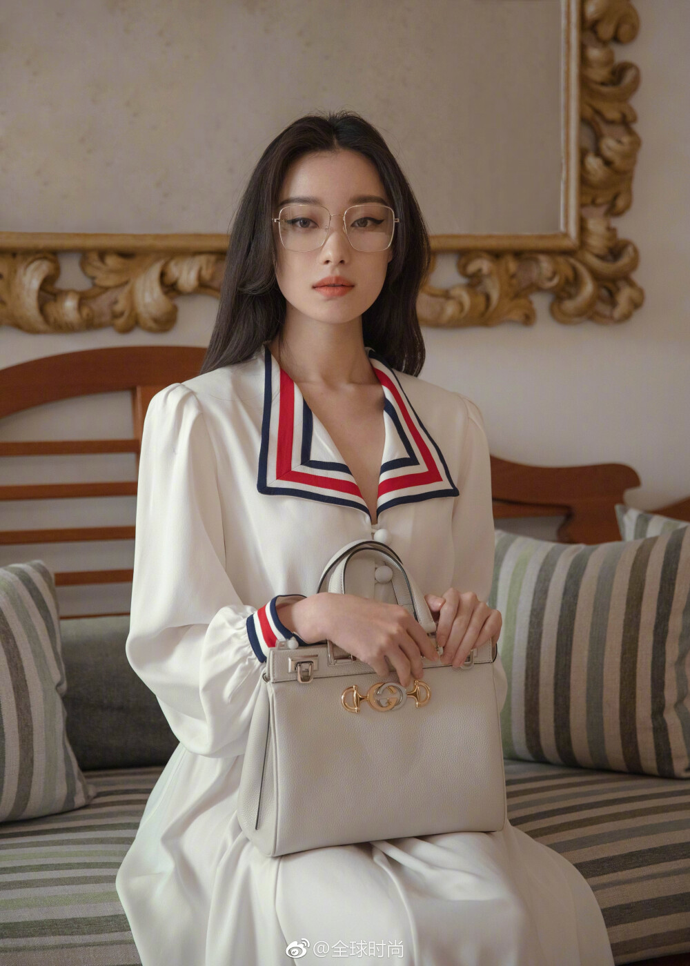 时尚明星倪妮 米兰看秀造型Ⅰ身着Gucci 2019春夏系列的喵总，一袭白裙颜值报表！这场复古风你赶不赶？