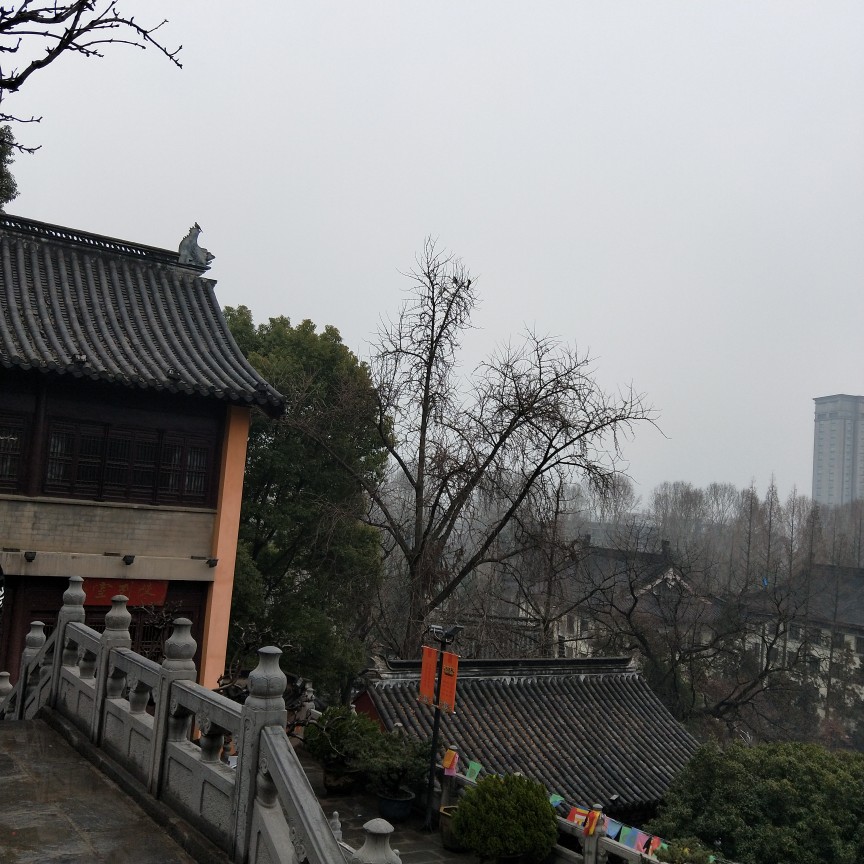 古鸡鸣寺