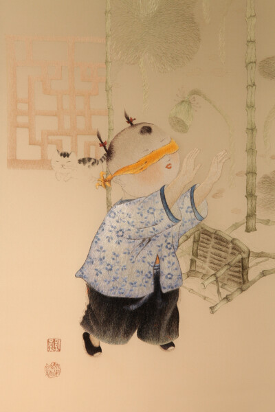 《婴戏图》用精妙的丝线和刺绣艺术打造了一副动人有趣的活泼绣卷，童子嬉戏，活动生动，意趣盎然 