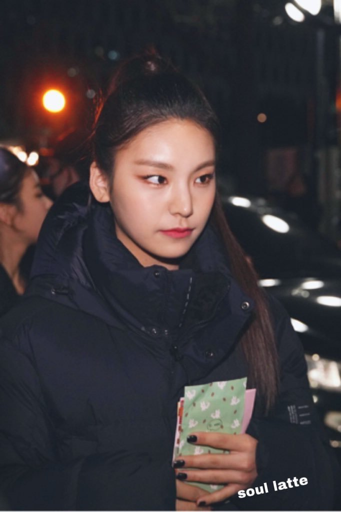 ITZY 黄艺智