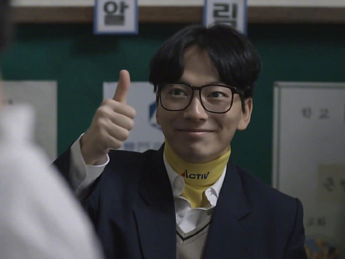 幸运的人会看到这条微博，并且在新的一年一切顺利 #上班第一天##开工大吉#