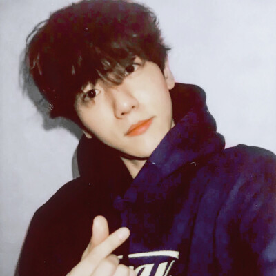 这几张就不做成四格辽，单图好看‘ㅅ'
Cr. BaekhyoongB