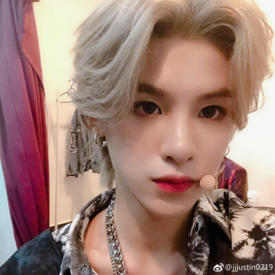 Justin黄明昊