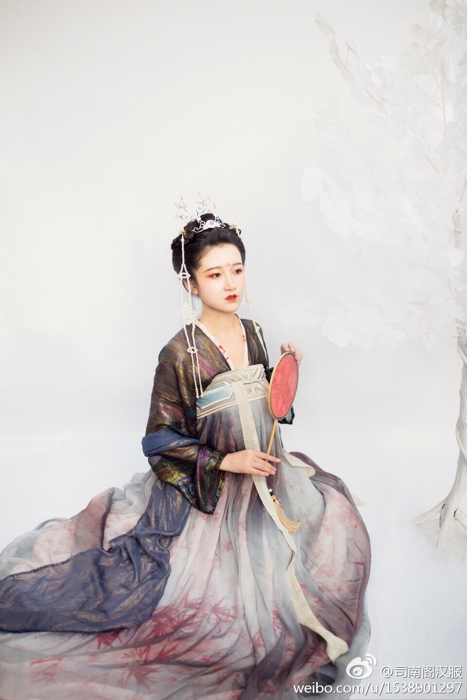 司南阁汉服长生殿