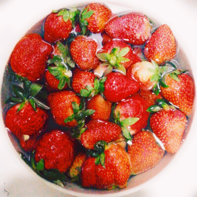 草莓
strawberries 