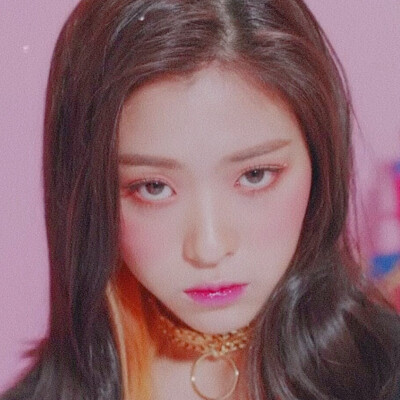 申柳真
ITZY
