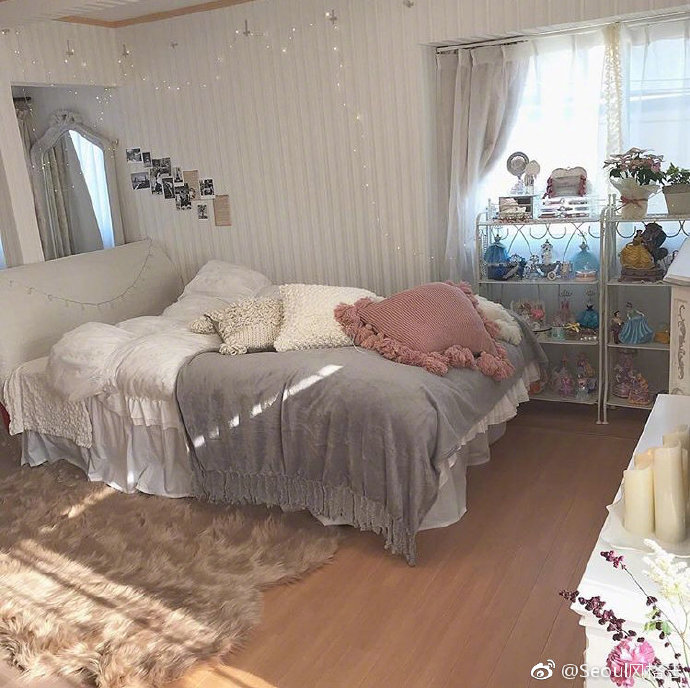 单身女孩的独居卧室，满满的温馨感。 ​​​​