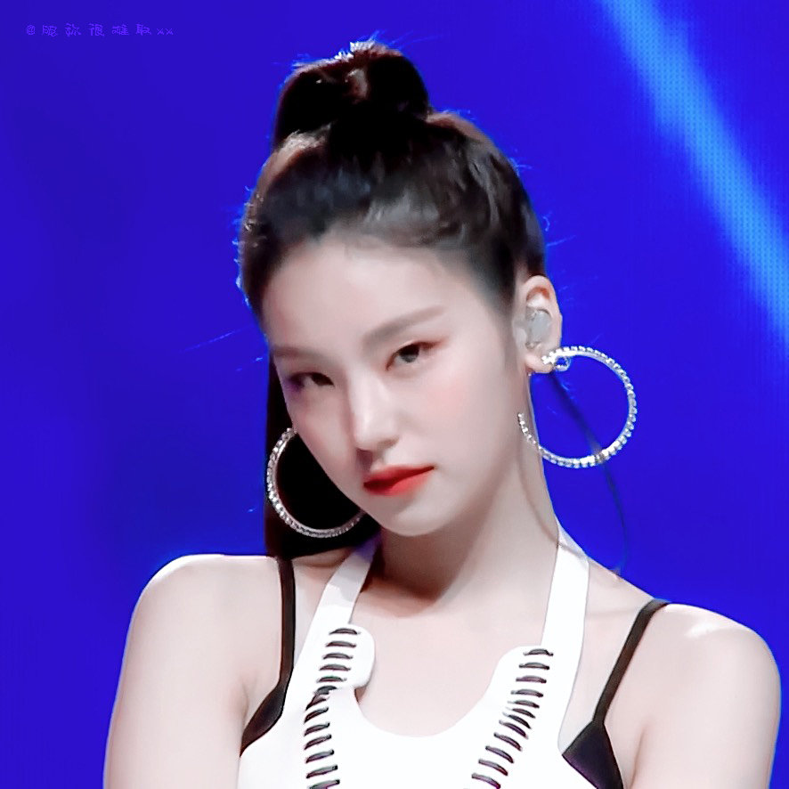 itzy yeji黄艺智