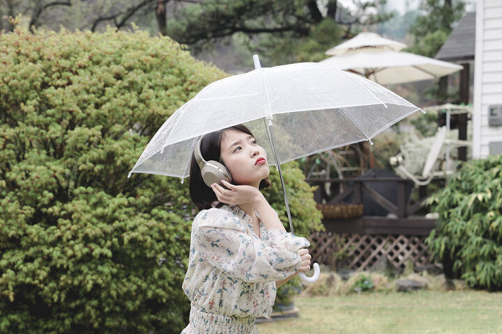 IU李知恩唯美雨天户外写真